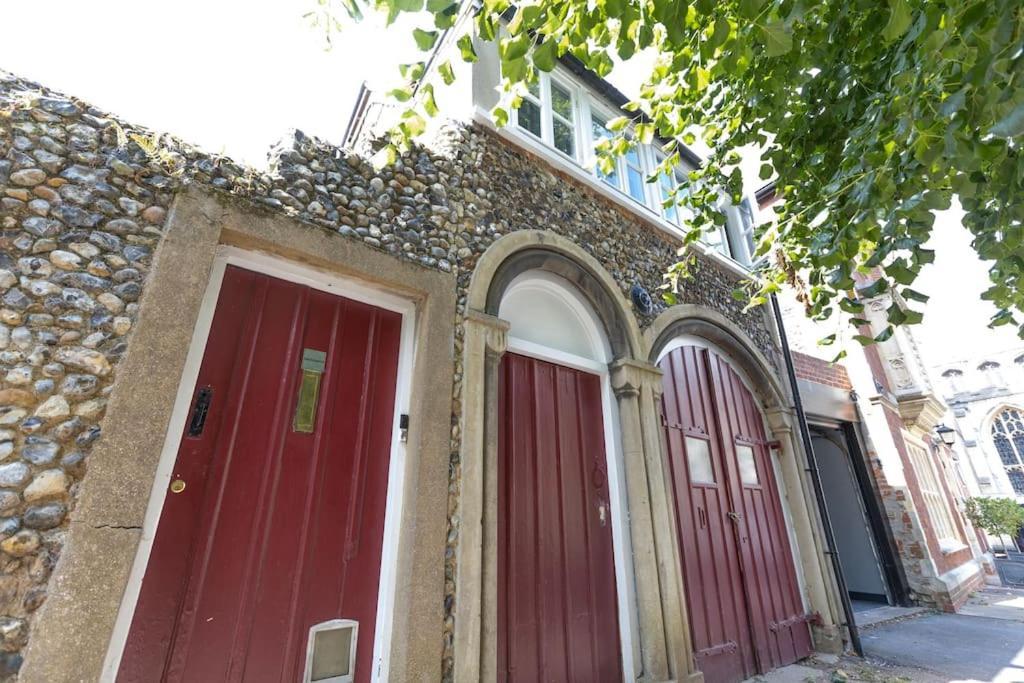 Central Medieval Grid Unique Home With Gated Parking Bury St. Edmunds Екстер'єр фото